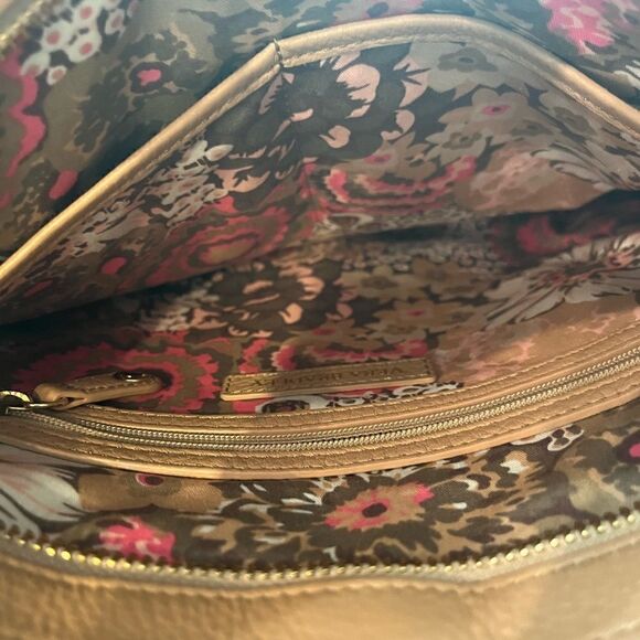 Like new Vera Bradley beige crossbody purse - Picture 8 of 13